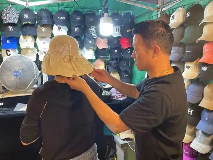 DƬ